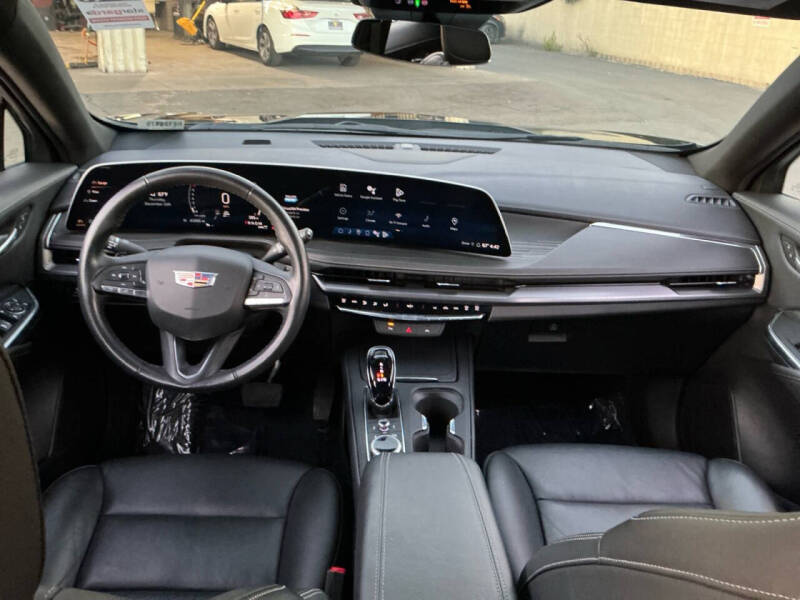 2024 Cadillac XT4 Premium Luxury