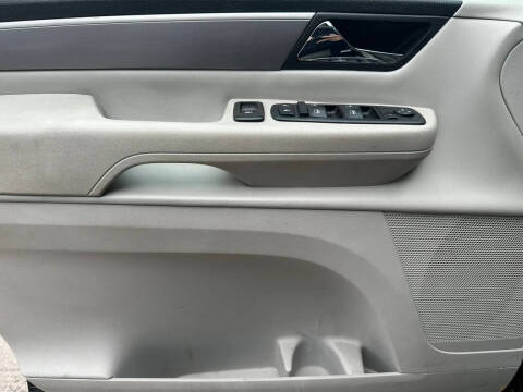 2011 Volkswagen Routan
