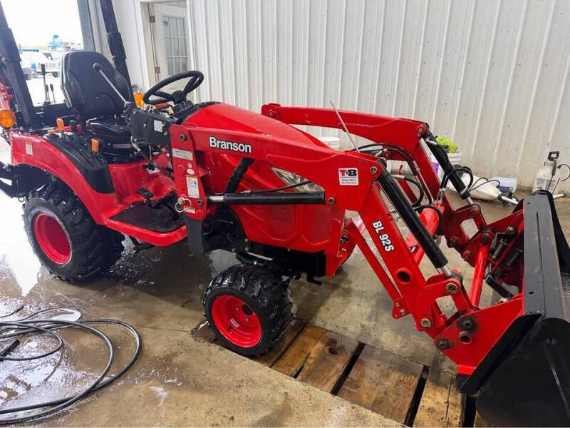 2022 Branson 2205h