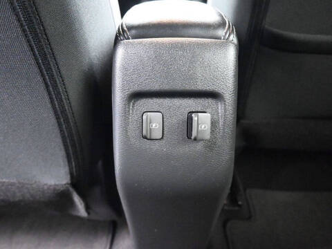 2022 Nissan Kicks SR