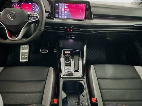 2023 Volkswagen Golf GTI Autobahn