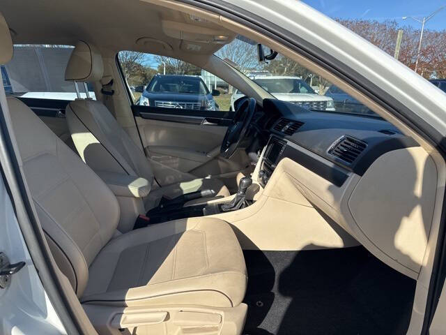 2017 Volkswagen Passat 1.8T R-Line