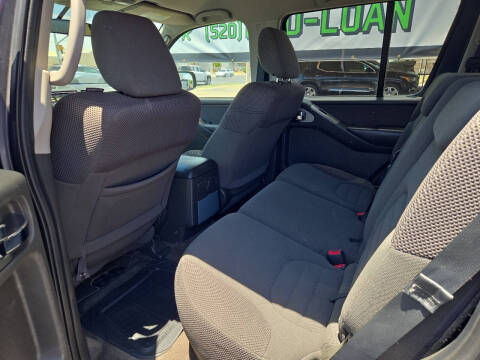 2011 Nissan Pathfinder LE