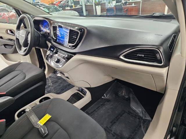 2017 Chrysler Pacifica Touring