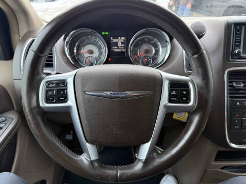 2012 Chrysler Town and Country Touring