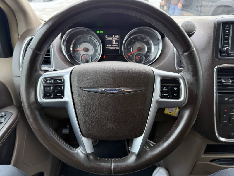 2012 Chrysler Town and Country Touring