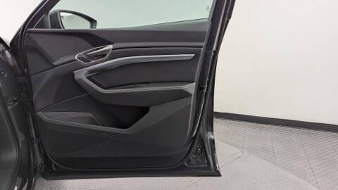 2024 Audi Q8 e-tron quattro Premium