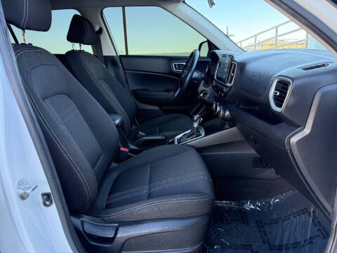 2022 Hyundai Venue SEL