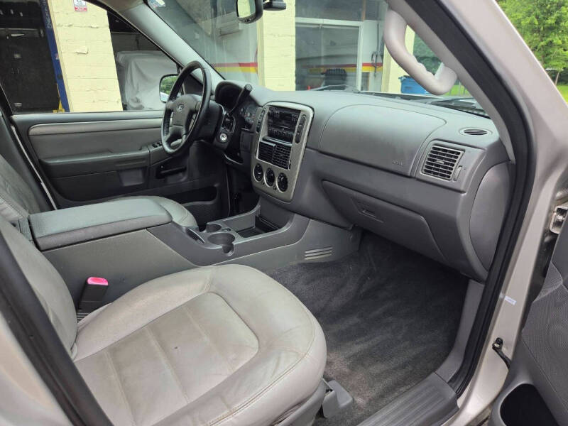 2005 Ford Explorer XLT