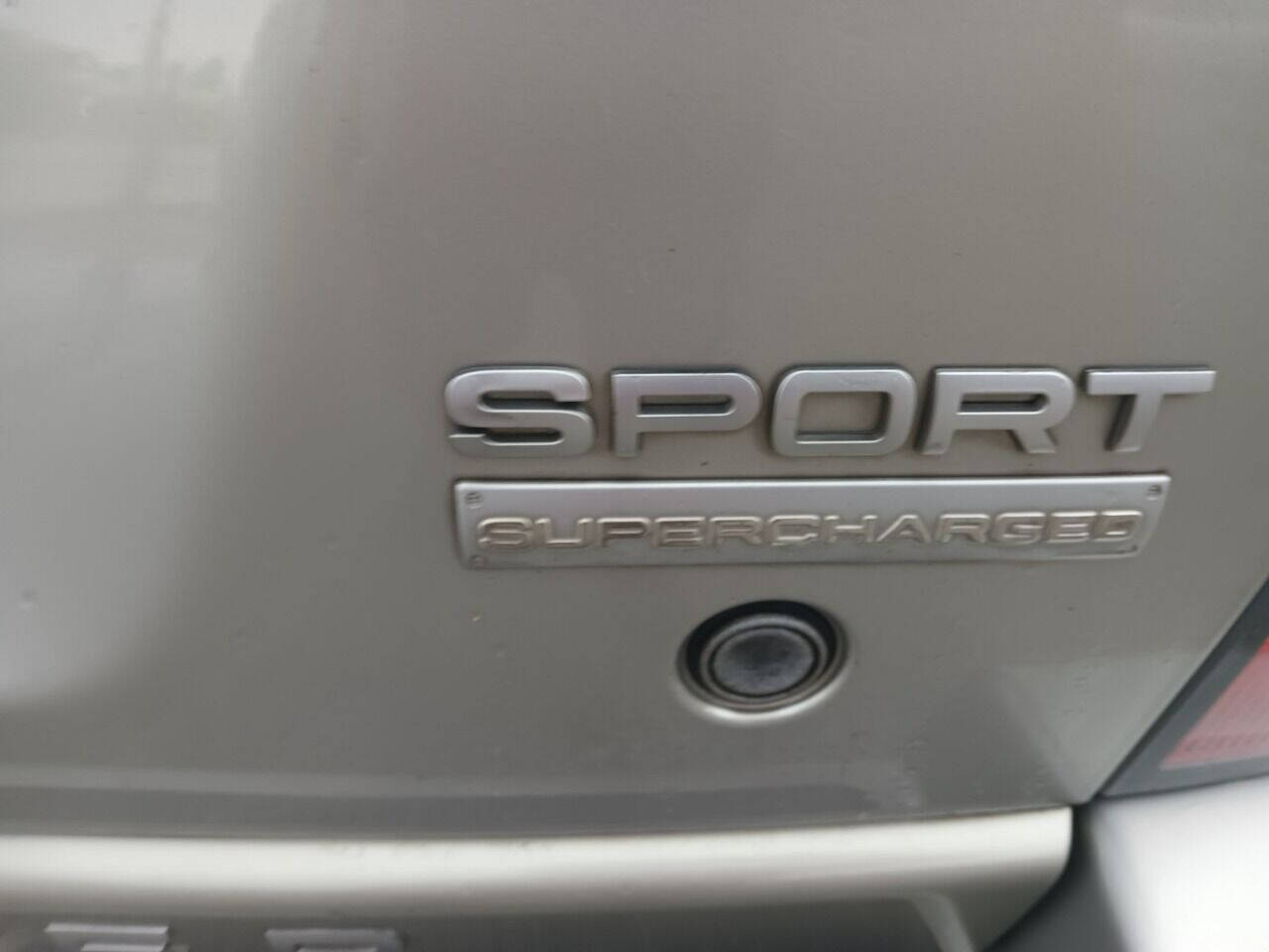 2010 Land Rover Range Rover Sport SUV / Crossover - $8,950