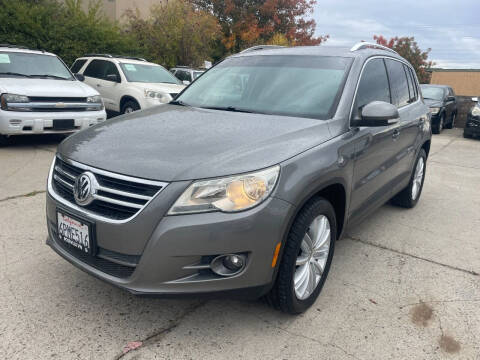 2011 Volkswagen Tiguan for sale at Car Spot Auto Sales in Sacramento CA