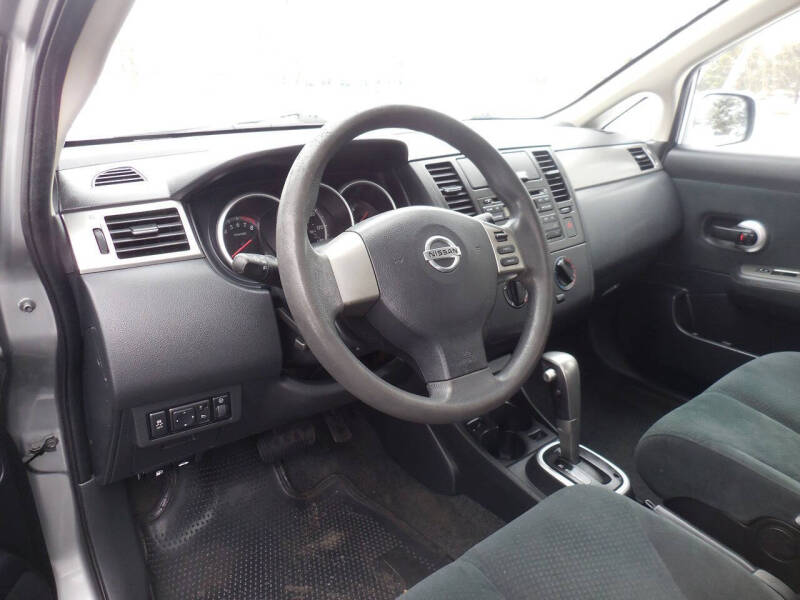 2011 Nissan Versa 1.8 S