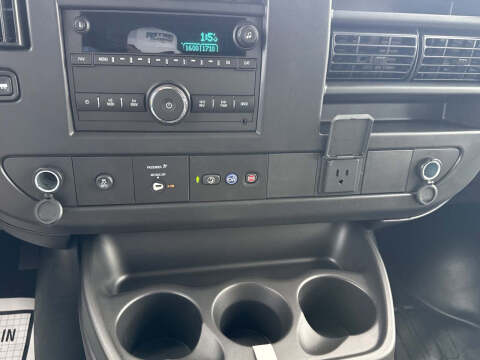 2025 Chevrolet Express LS 3500