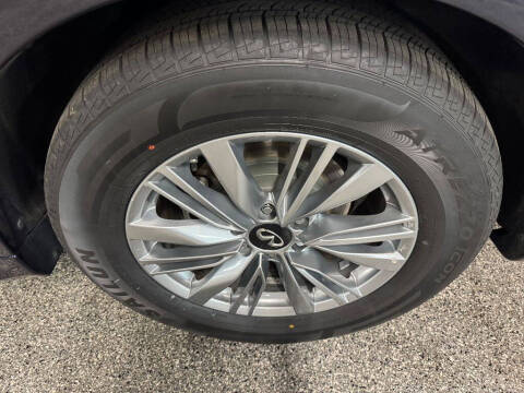 2021 Infiniti QX80 Luxe