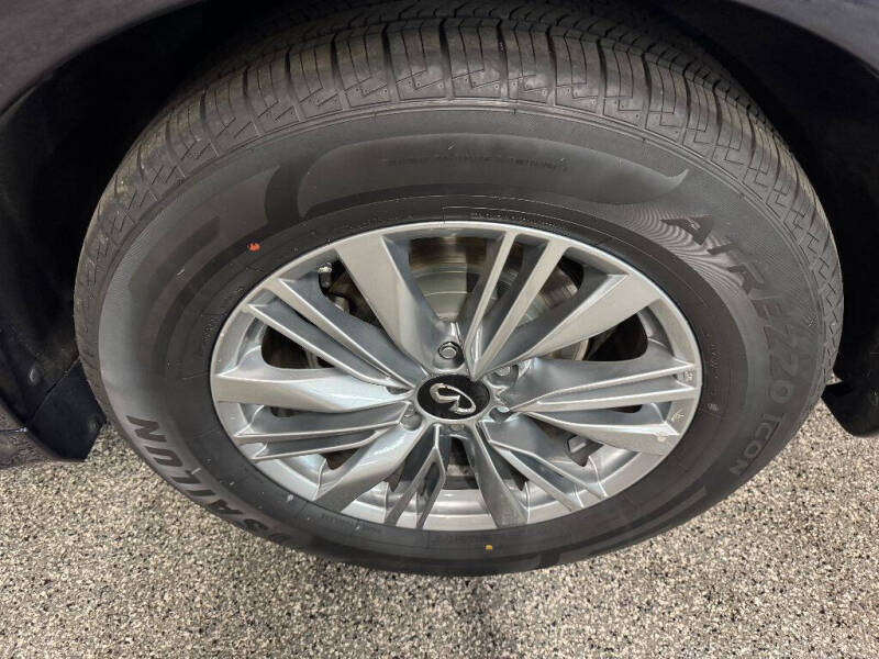 2021 Infiniti QX80 Luxe