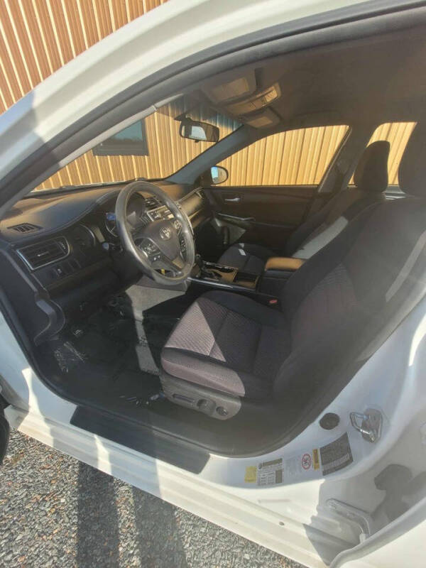 2016 Toyota Camry LE