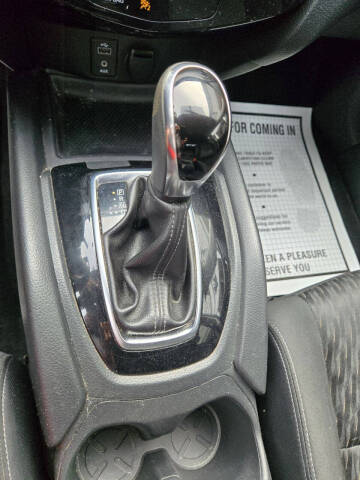 2017 Nissan Rogue SV