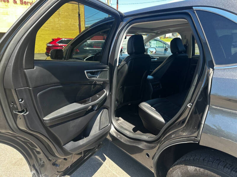 2020 Ford Edge SEL