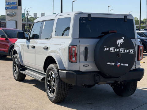 2026 Ford Bronco Outer Banks