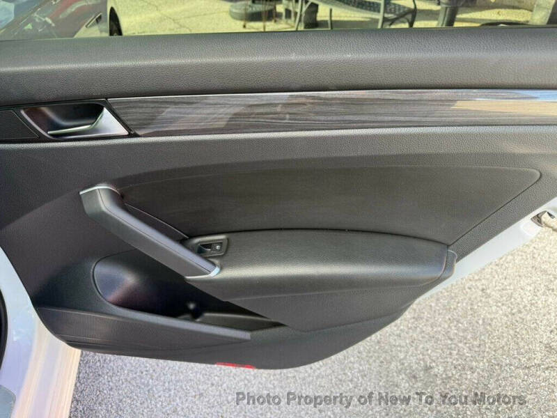 2021 Volkswagen Passat R-Line