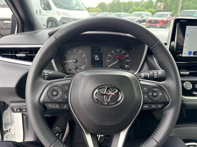 2024 Toyota Corolla Hatchback SE