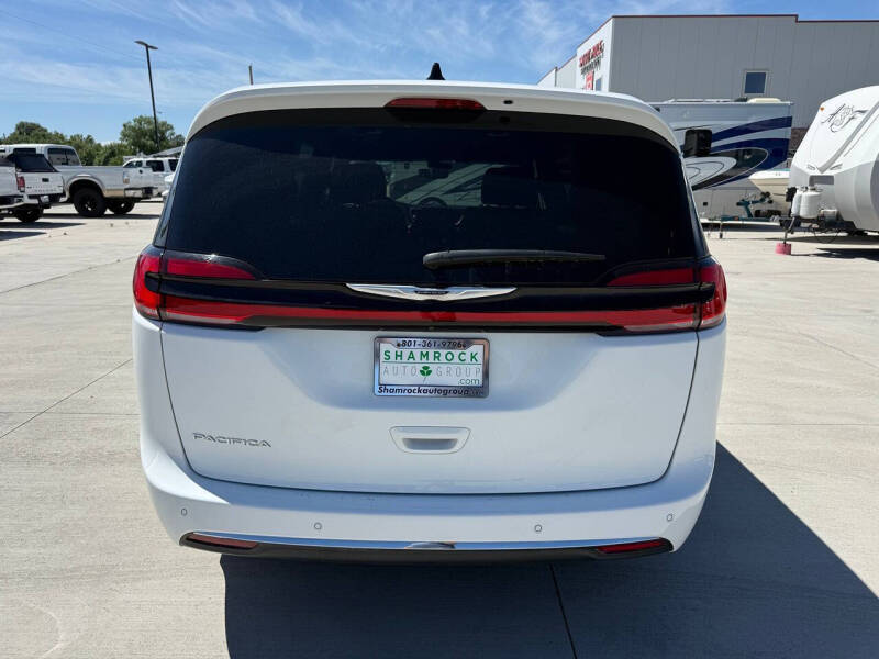 2024 Chrysler Pacifica Touring