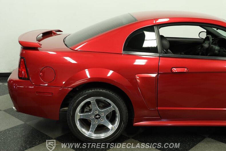 2004 Ford Mustang GT Deluxe