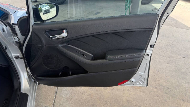 2016 Kia Forte5 SX