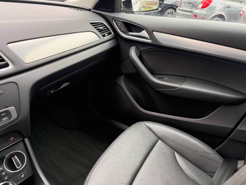 2017 Audi Q3 2.0T Premium Plus
