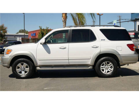 2004 Toyota Sequoia SR5