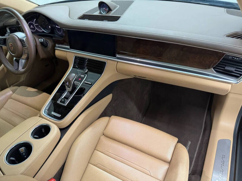 2020 Porsche Panamera