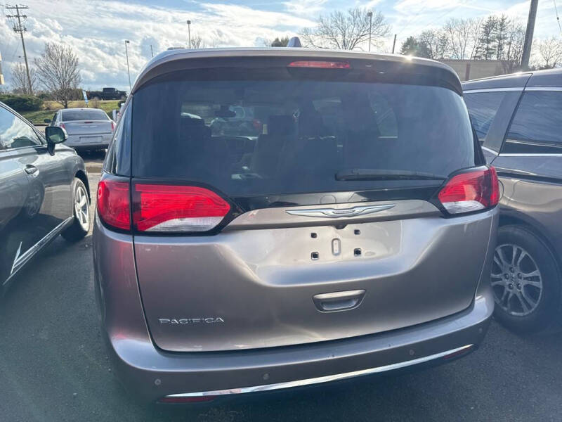 2017 Chrysler Pacifica Touring Plus