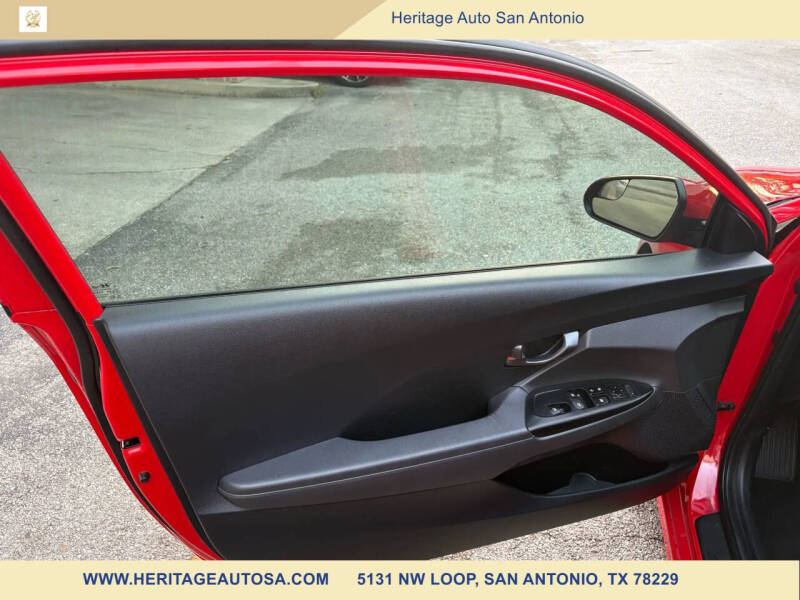 2019 Hyundai Veloster