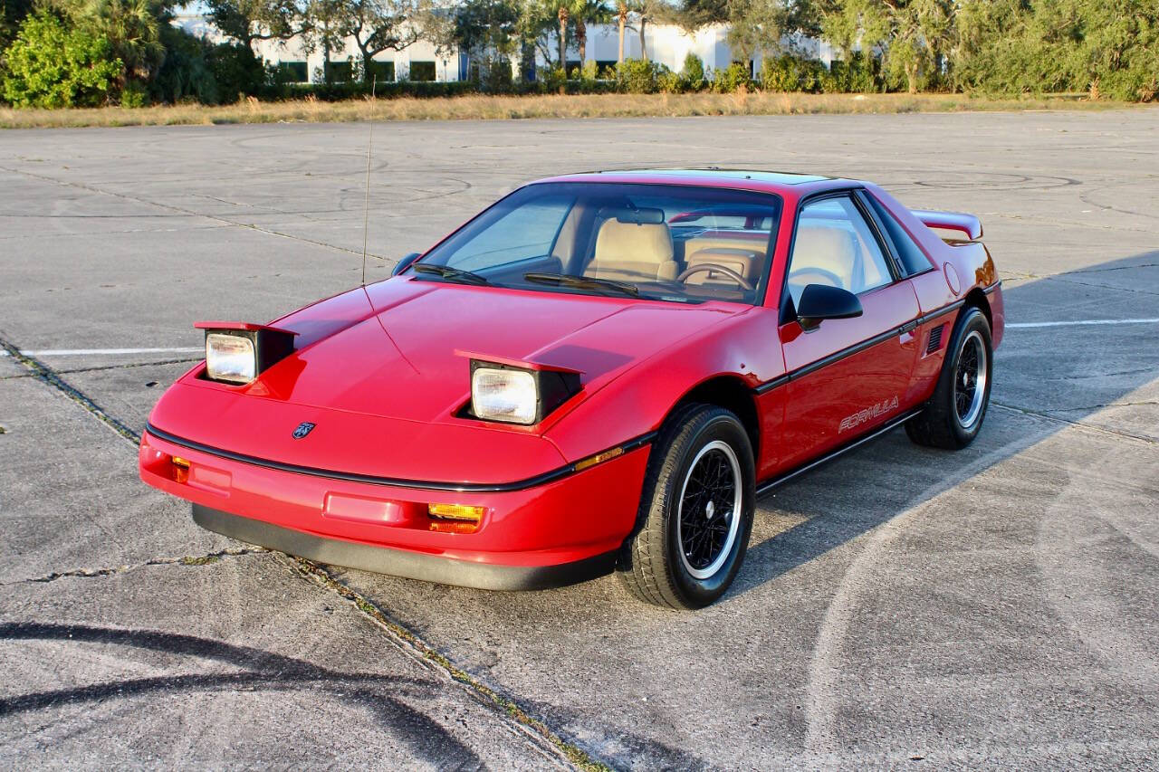 1988 Pontiac Fiero 10