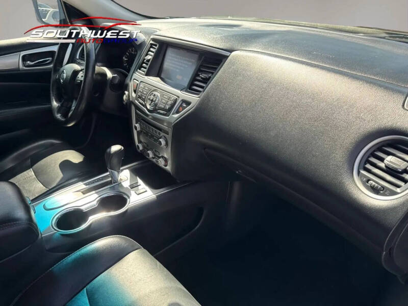 2020 Nissan Pathfinder SL