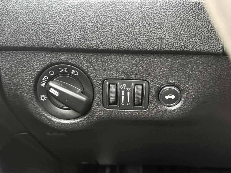 2012 Dodge Charger SE
