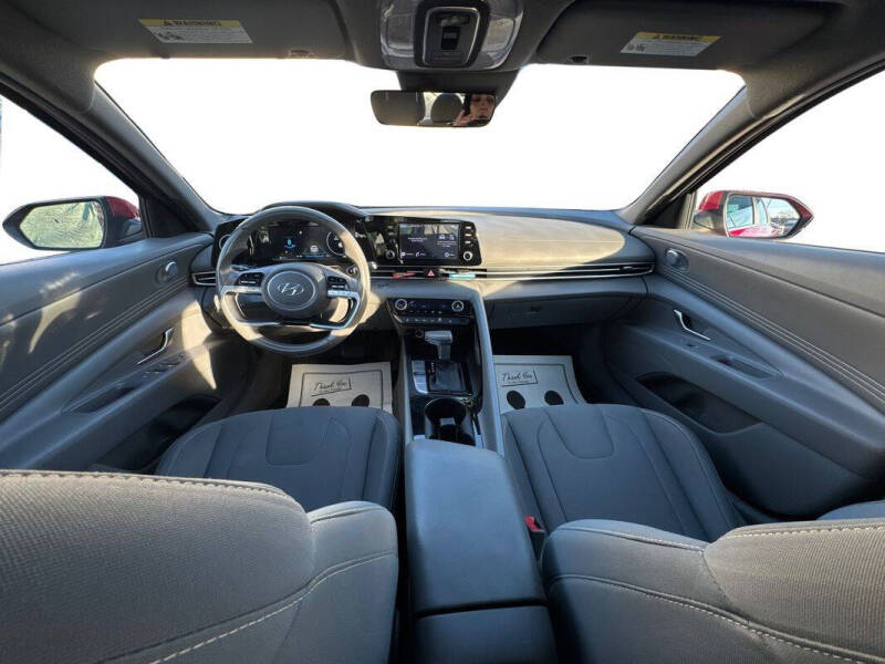 2022 Hyundai Elantra SEL