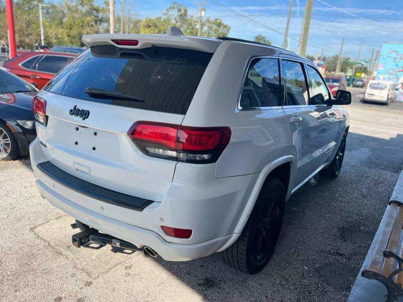 2015 Jeep Grand Cherokee Altitude photo 6