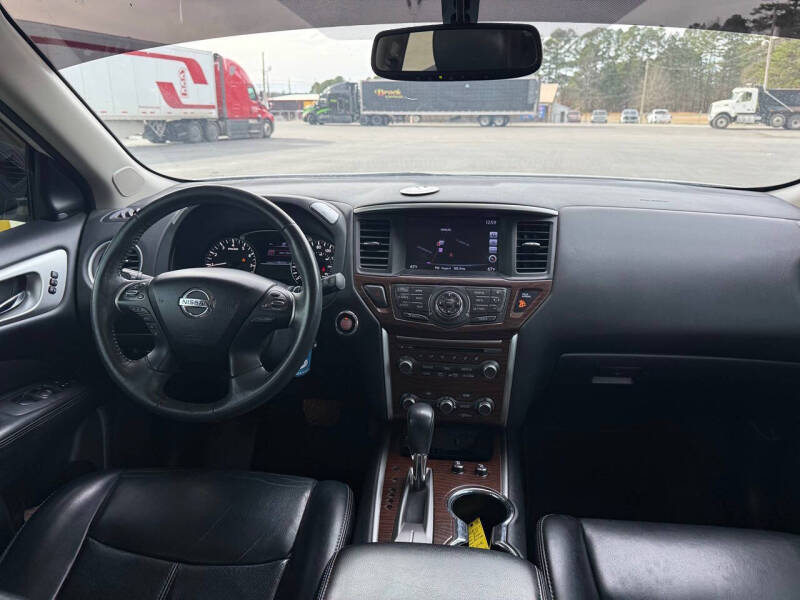 2017 Nissan Pathfinder Platinum