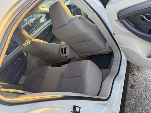 2011 Ford Taurus SEL