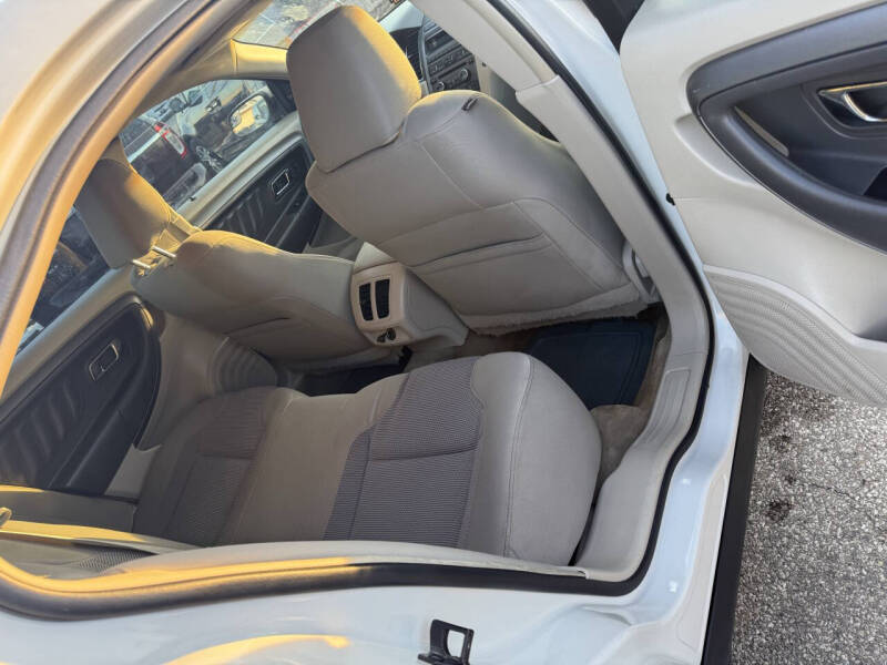 2011 Ford Taurus SEL