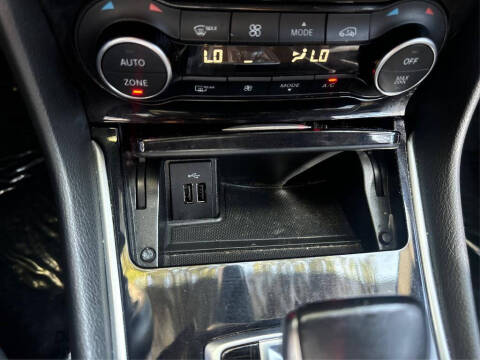 2018 Infiniti QX30 Luxury