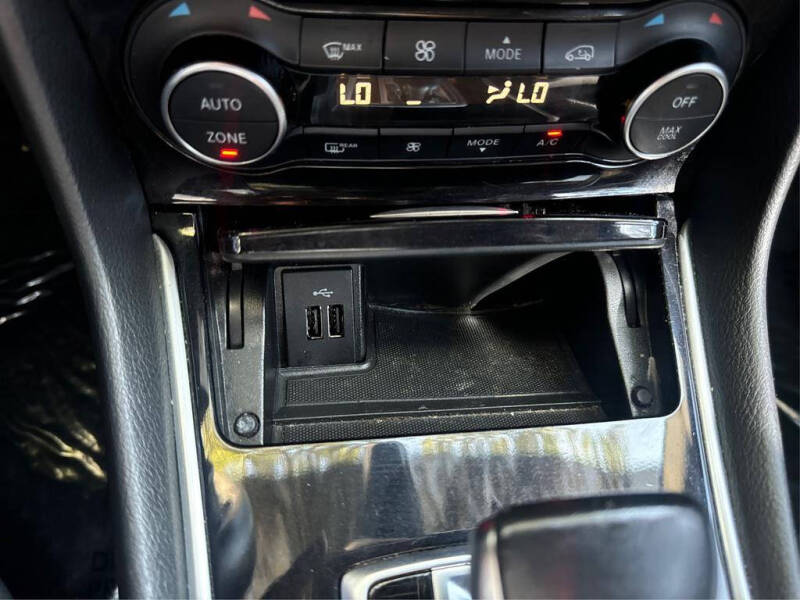 2018 Infiniti QX30 Luxury