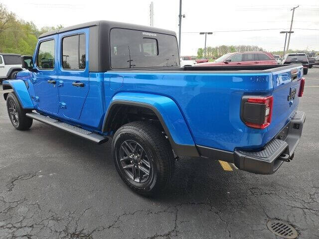 2024 Jeep Gladiator for sale at Metz Auto & Outdoors in Syracuse, IN