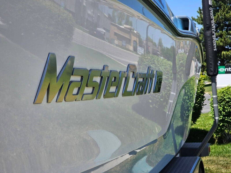 2022 MasterCraft XT24