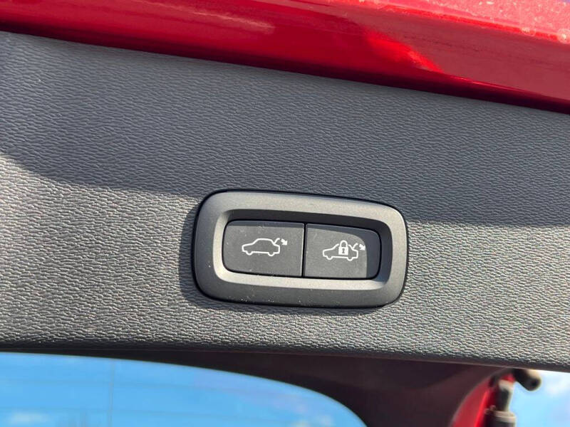 2022 Volvo C40 Recharge Pure Electric P8