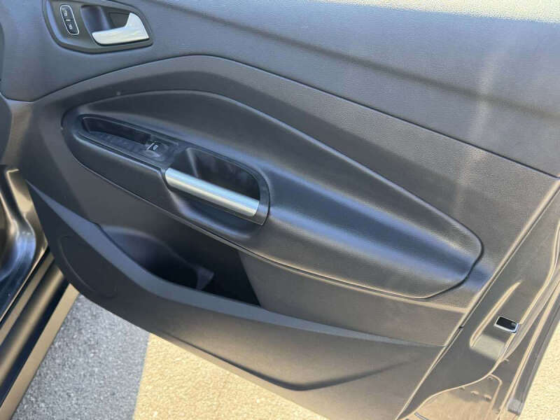 2017 Ford C-MAX Energi Titanium