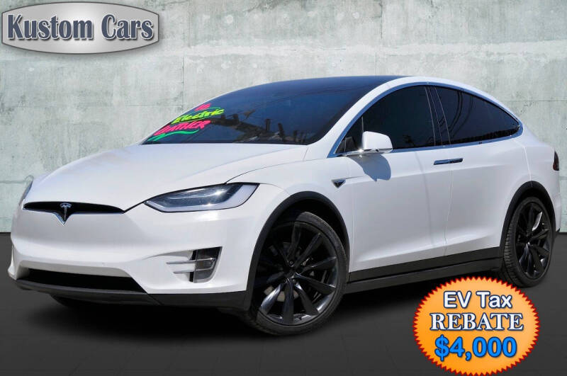 2016 Tesla Model X's photo