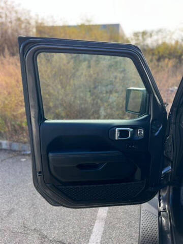 2022 Jeep Gladiator Overland