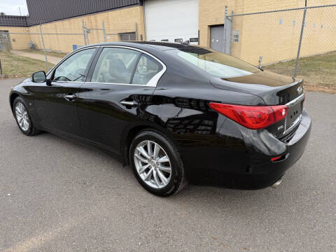 2015 Infiniti Q50 Premium